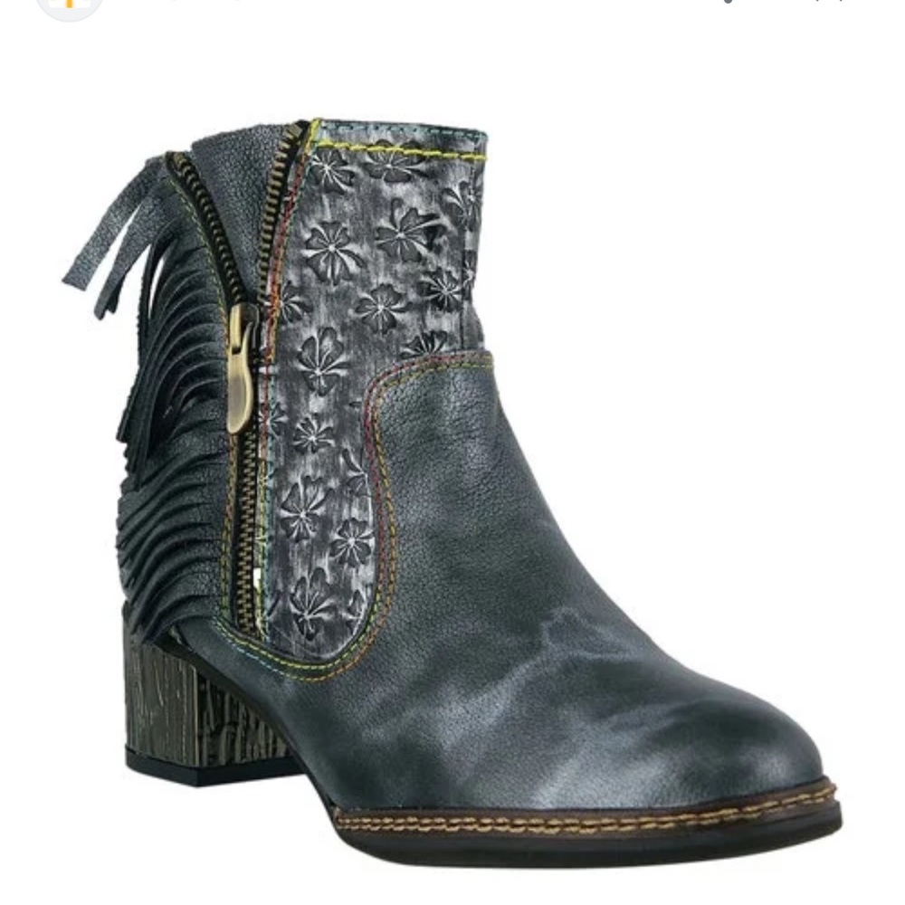 NWOT La Artiste Spring Step Kami Zippered Ankle Boots With Fringe- Brown, SZ 5.5